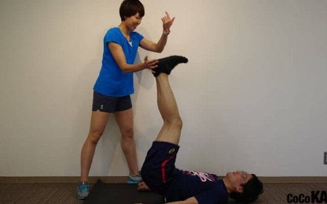 アスリート妻が会社員旦那に課す鬼トレ　～腹筋・プランク編～