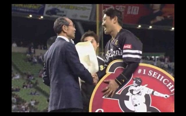 「正直キツかった」史上51人目の2000安打、鷹・内川の一問一答