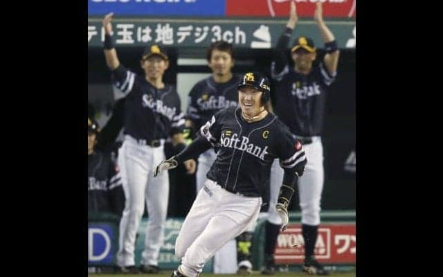 歴代9位の1800試合目で大記録！福岡ソフトバンク・内川が通算2000本安打を達成！