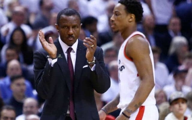 ラプターズ、2011年からチームを率いたドウェイン・ケーシーの解任を発表