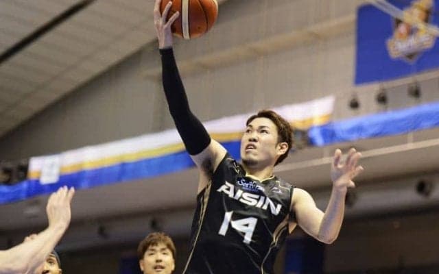 ディフェンスゲームを打ち破る26得点、シーホース三河を勝利に導いた金丸晃輔