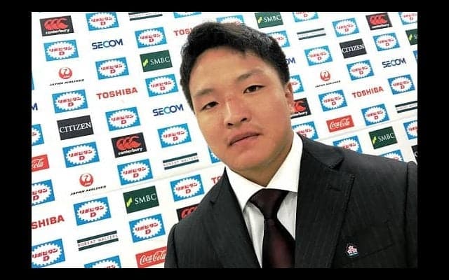  小さなFLが先頭に立つ。U20日本代表の主将はFL岡山仙治（天理大3年）。 