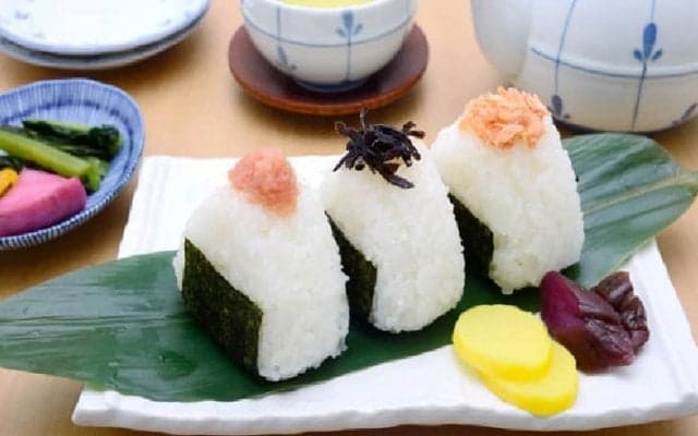 おにぎりは具入りがオススメ！？炭水化物の上手な食べ方