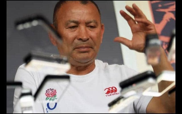  イングランド代表エディー・ジョーンズHCに暴言浴びせた男たち、罰金刑に。 