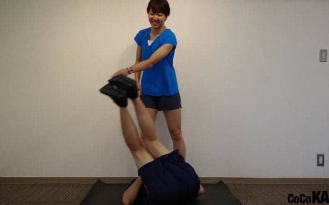 妻アスリートが会社員旦那に課す鬼トレ　～片手片足プランク編～