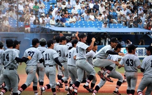 慶大が驚異の粘りで劇的勝利！郡司の「人生初」サヨナラ打で優勝に王手！【東京六大学野球】