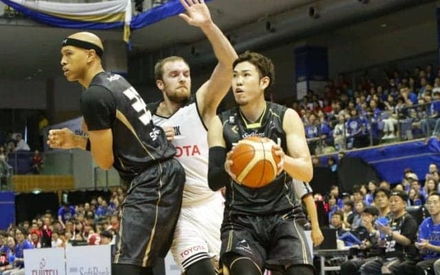 40分間で一度もリードしなかったアルバルク東京、延長に持ち込み三河に走り勝つ