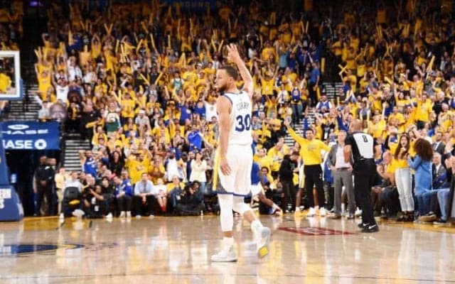 ステフィン・カリーが完全復活のプレーでロケッツに大勝「なんてことはないよ！」