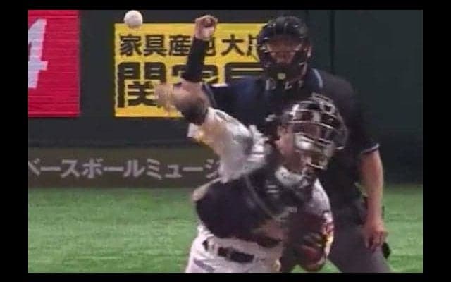 ホークス甲斐“キャノン砲”2連発　同じ大分出身、同学年の源田の盗塁阻止