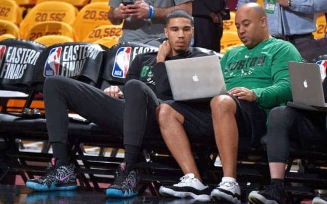 ルーキー豊作の要因はYoutube？　ジェイソン・テイタムは動画でコービーを研究