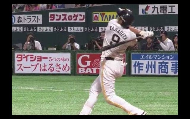 鷹・柳田のパワー恐るべし　「詰まった」けど、則本からバックスクリーン弾