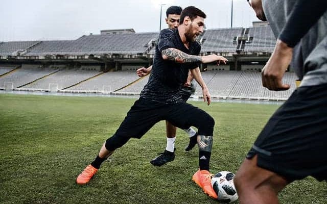 アディダス、ビビッドカラーのスパイク「ENERGY MODE PACK」発売