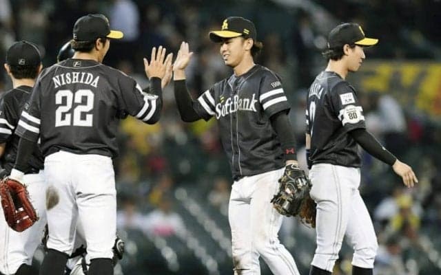 3安打4打点＆華麗なダイビングキャッチ！福岡ソフトバンク・今宮が甲子園を舞台に攻守に大暴れ！
