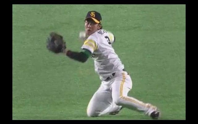 これぞ守備の名手！　ソフトバンク今宮が驚愕のスーパープレーを見せる