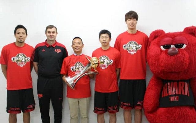 Bリーグを制したアルバルク東京、優勝報告を兼ね渋谷区長を表敬訪問