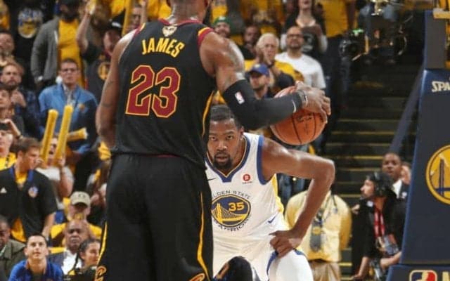 ファイナル初戦に勝利しても批判されたケビン・デュラント「疑念を払拭したい」