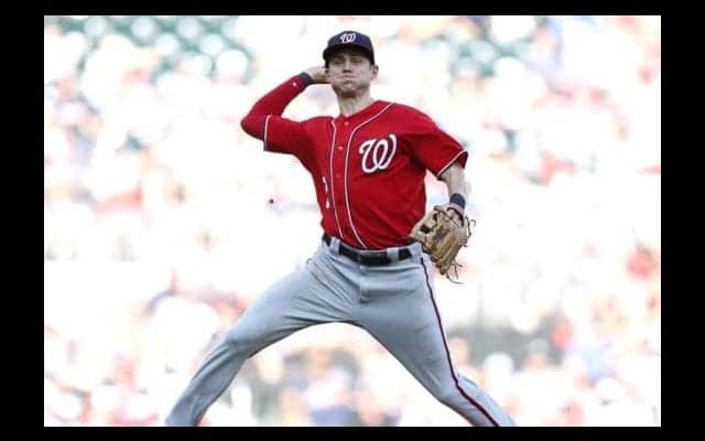 【MLB】「グラブのことは忘れろ」　素手キャッチ→ジャンピングスローの超美技が話題