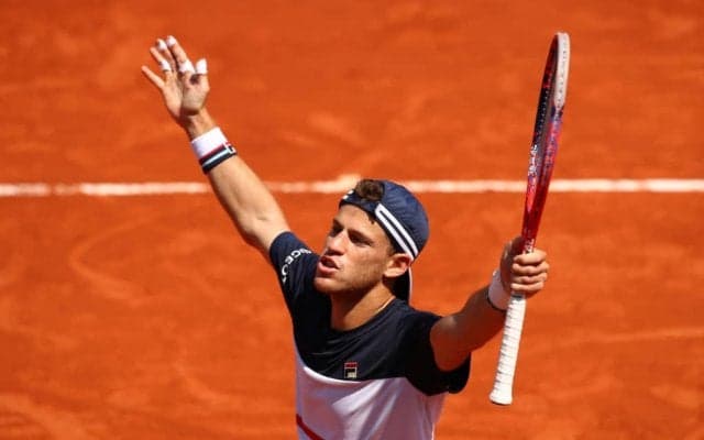 シュワルツマンが2セットダウンからの逆転勝利で準々決勝に進出、1位のクレーキング・ナダルへの挑戦権を獲得[全仏オープン]