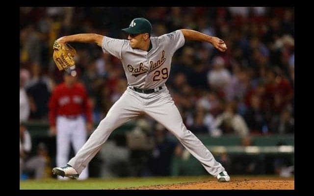 “スイッチ投手”のデビュー戦をMLB公式が再び特集「センセーショナルなもの」