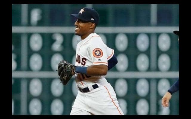 【MLB】シフトと真逆の方向へのフライに…外野手が37M“走破”で美技、味方も「ワオ」