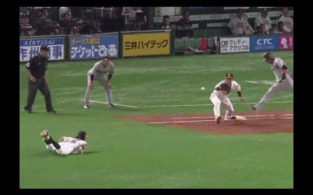 “空飛ぶタカタ”！　ホークス高田がダイビングトスの驚きの美技