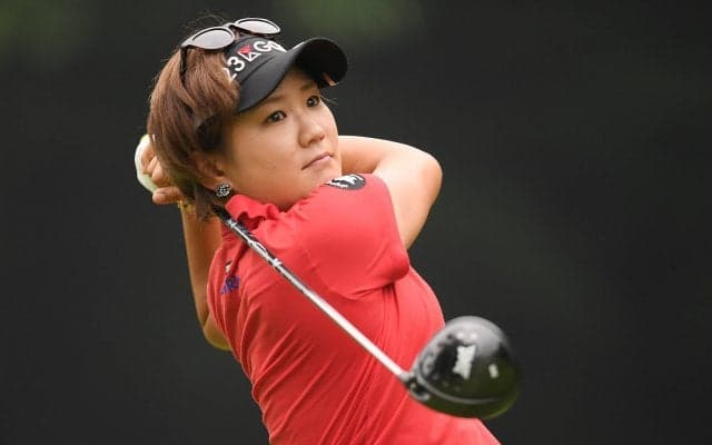 成田美寿々が今季2勝目に王手　2週連続V＆連覇を狙う鈴木愛は4打差5位
