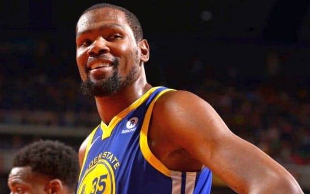 ケビン・デュラントは『1アンド1』契約を結びウォリアーズ残留、3連覇に挑む