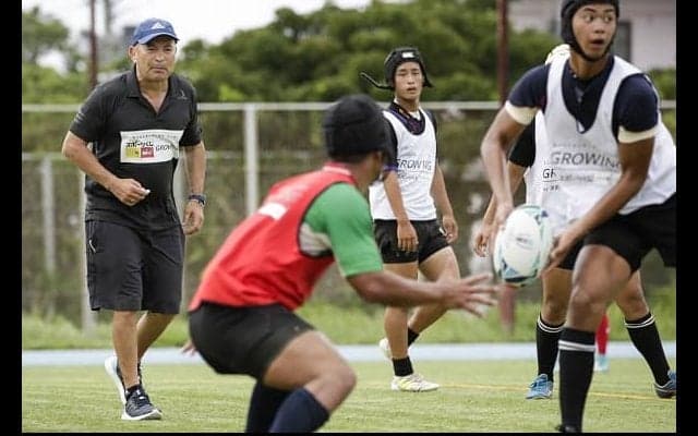  「もっとドキドキしよう、ニッポン。」　エディー、菊谷両氏が沖縄で指導 