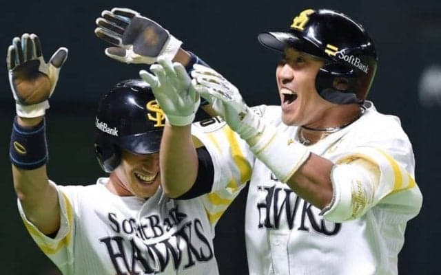 1軍復帰即の大仕事！福岡ソフトバンク・内川がダメ押し2ラン！