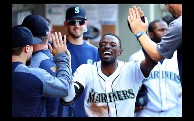 【MLB】“空飛ぶゴードン”！　マリナーズ二塁手が見せた美技にファン驚愕「羽がある…」