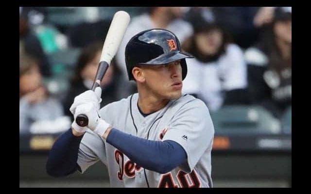 【MLB】「冗談」のようなスーパーキャッチ　フェンスの向こうの打球を“強奪”