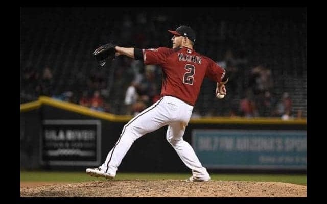 【MLB】先発マスクで「敗戦投手」に!?　15回まで捕手で出場→16回に登板し決勝被弾