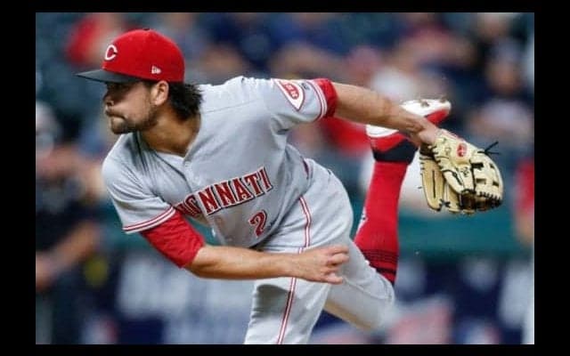 【MLB】レッズ内野手が投じたナックルが凄い　空振り三振奪取、1回無失点2Kの快投