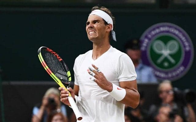 【速報】ナダルがジョコに第3セットも奪われたところで試合は順延に[ウィンブルドン]