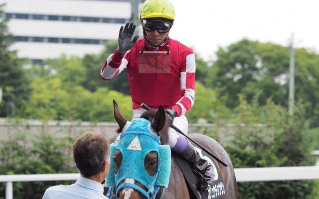 武豊「障害が無くても強い（笑）」オジュウチョウサン平地競走初勝利！
