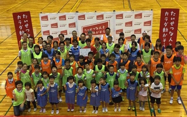 卓球リオ五輪団体銀・吉村真晴、親子卓球教室開催。セネガル戦の西野Jにエール「日本の方が絶対にチーム力高い」