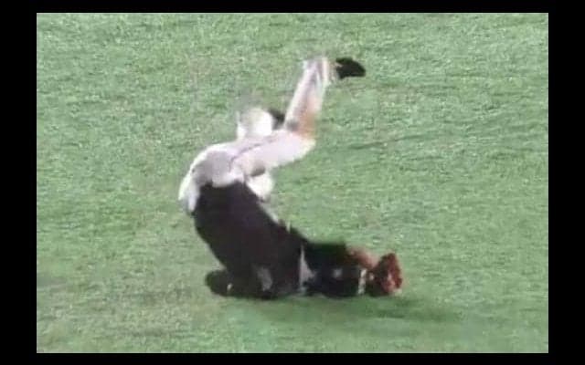 チームを救うスーパープレー！　ロッテ藤岡裕が見せた驚愕キャッチが凄い
