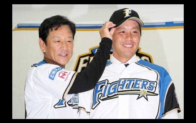 日本ハム、ロッテから移籍の藤岡が入団会見　「優勝に貢献したい」