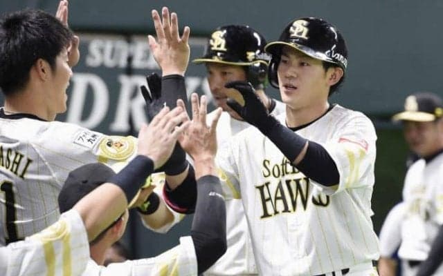 地元の鷹の祭典は豪打で勝利！福岡ソフトバンク・牧原がプロ初本塁打！