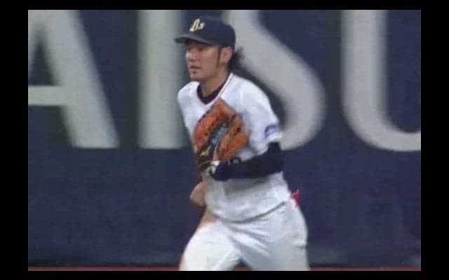 オリ大城が追加点を許さないダイビングキャッチ　ビッグプレーに球場沸く