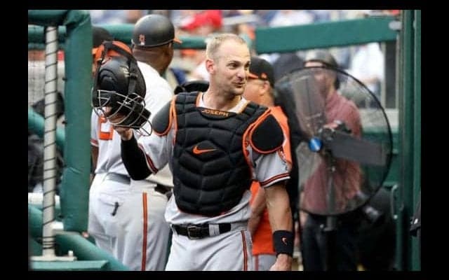 【MLB】米でまさかの笑撃プレー！　“忍者走塁”のはずが…捕手巻き込んで仰向け尻もち