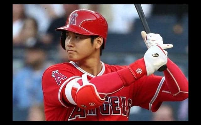 【MLB】大谷翔平、初回に左中間フェンス最上部直撃の二塁打　第2打席は大飛球も右飛