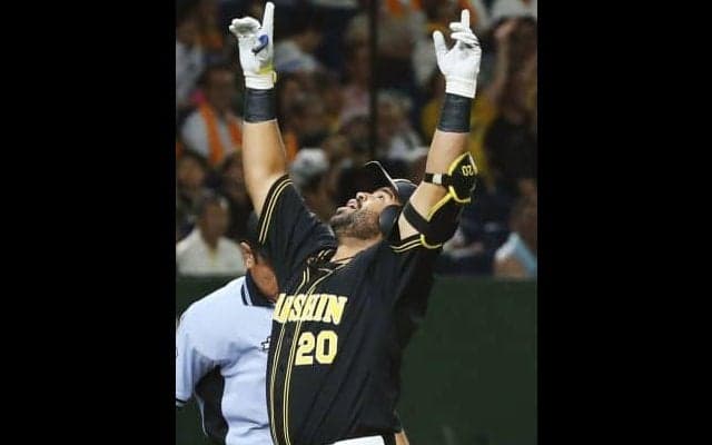 来日初の満塁弾！阪神・ロサリオが前回完封の内海からバックスクリーン弾！