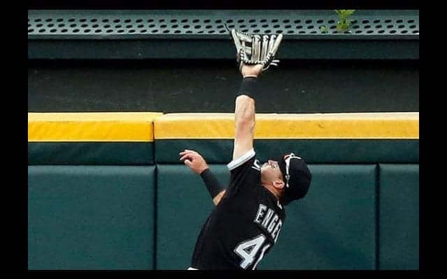 【MLB】「これは必見」ホワイトソックス外野手が見せた驚愕のキャッチに米ファン「神」