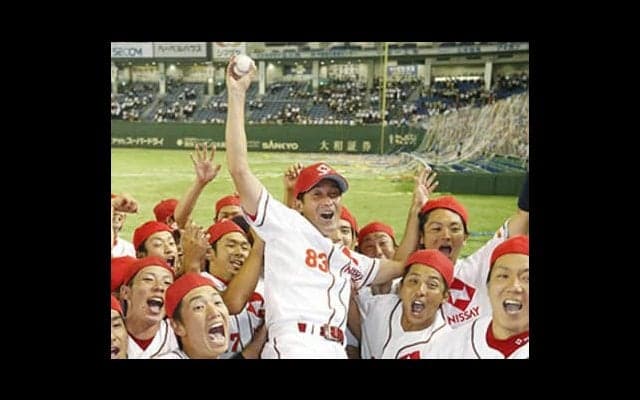 アマの名手が出したグラブの答え。内野守備のコツは薬指捕球にあり