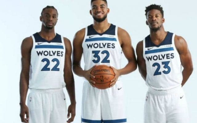 突如空に現れたオオカミ雲、それはティンバーウルブズ躍進を予想する天啓か?