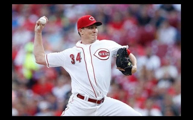 【MLB】「球を持つのを忘れた」!?　先発投手がまさかの“エアスロー”でボーク犯す珍事