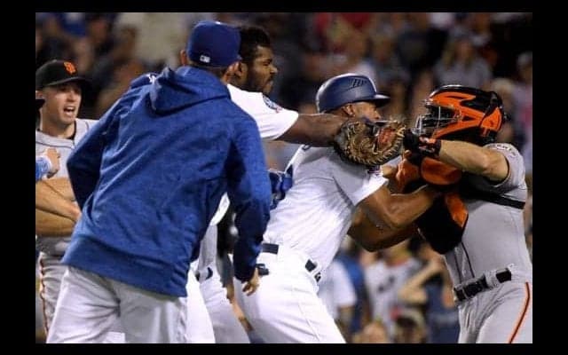 【MLB】ドジャース-ジャイアンツ戦で大乱闘　“顔面パンチ”のプイグら2人が退場