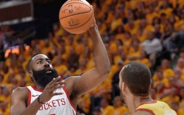 NBAを彩る『レフティー』、ジェームズ・ハーデンは「右利きなら今の自分はない」