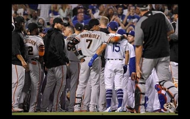 【MLB】乱闘劇に外野手は蚊帳の外？　臨戦態勢も「みんな既にケーキを食べていた」